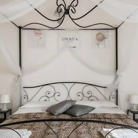 Corso Vittorio Emanuele - Nel Pieno Centro Storico 3*