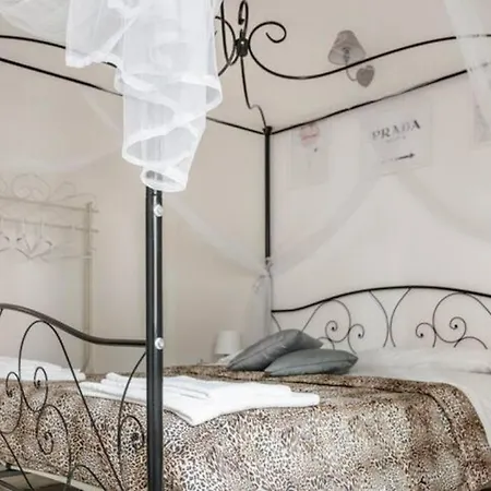 Bed & Breakfast Magnifico Bed&breakfast Nel Pieno Centro Storico