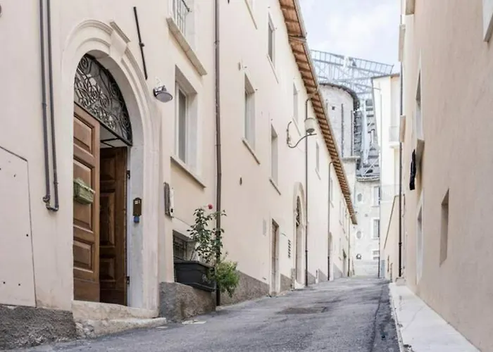 Oda ve Kahvaltı Corso Vittorio Emanuele - Nel Pieno Centro Storico LʼAquila